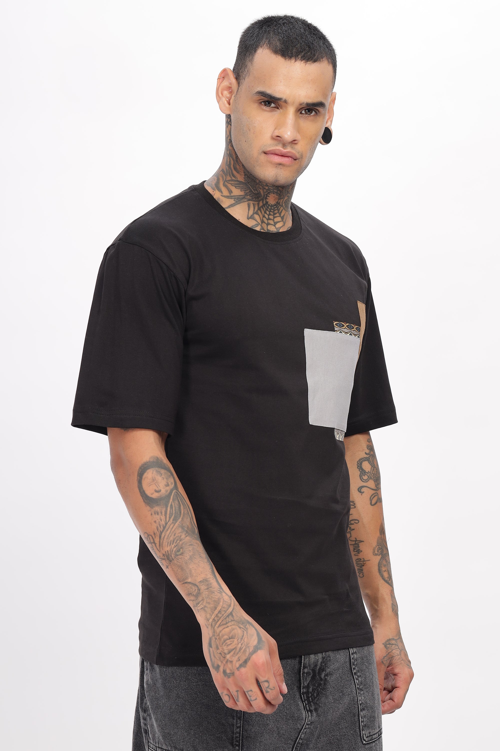 Black t-shirt oversized