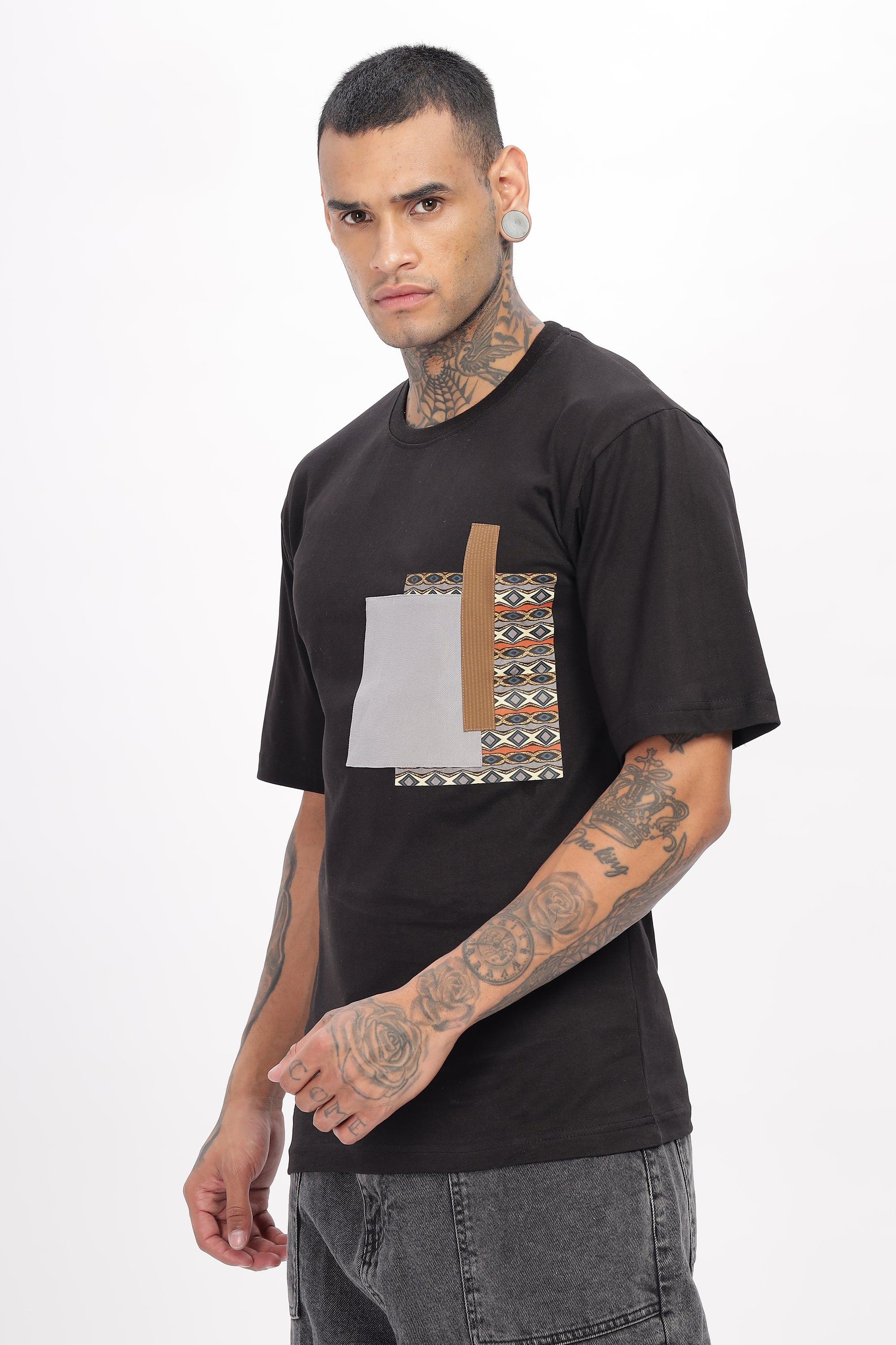 Black t-shirt oversized