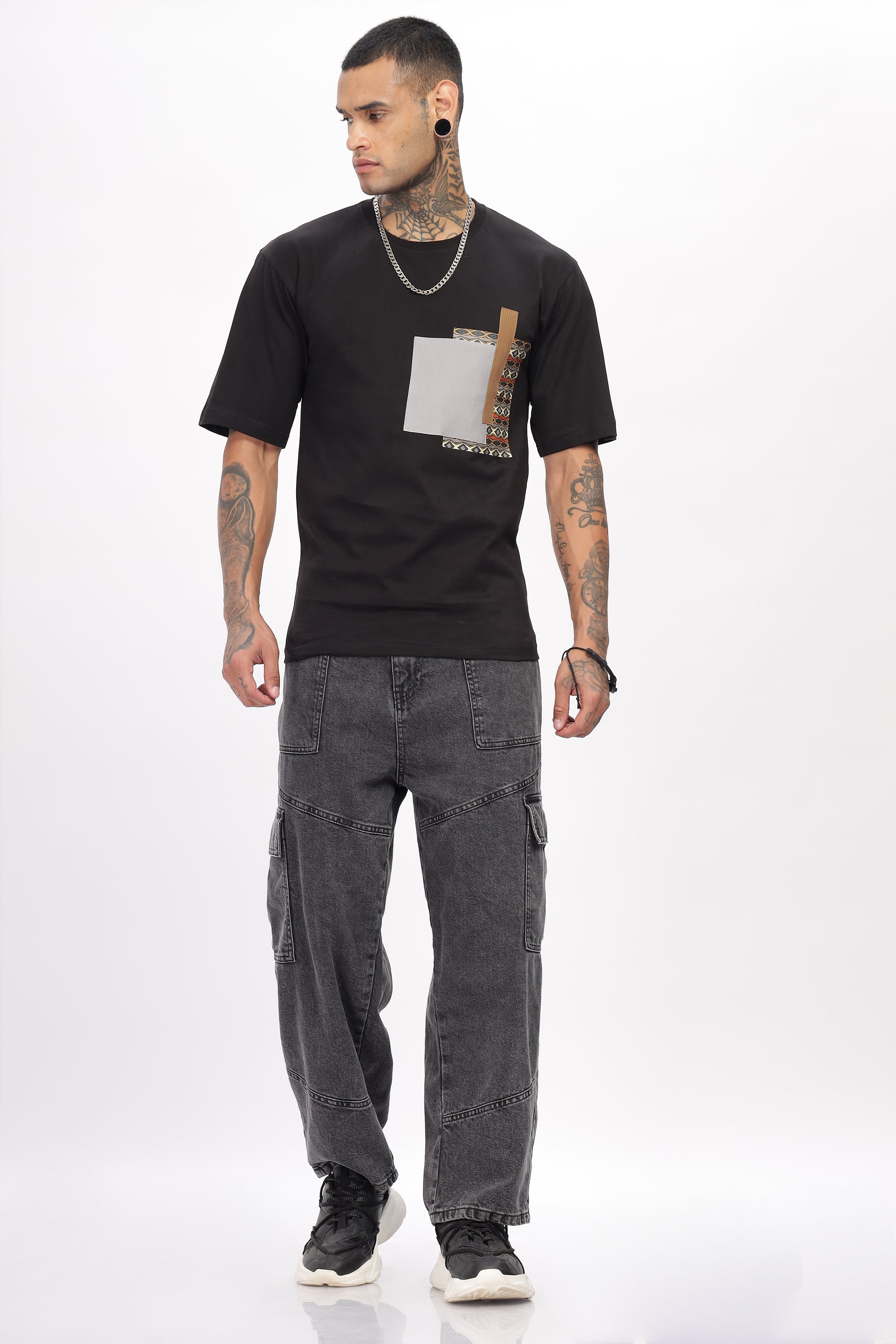 Black t-shirt oversized