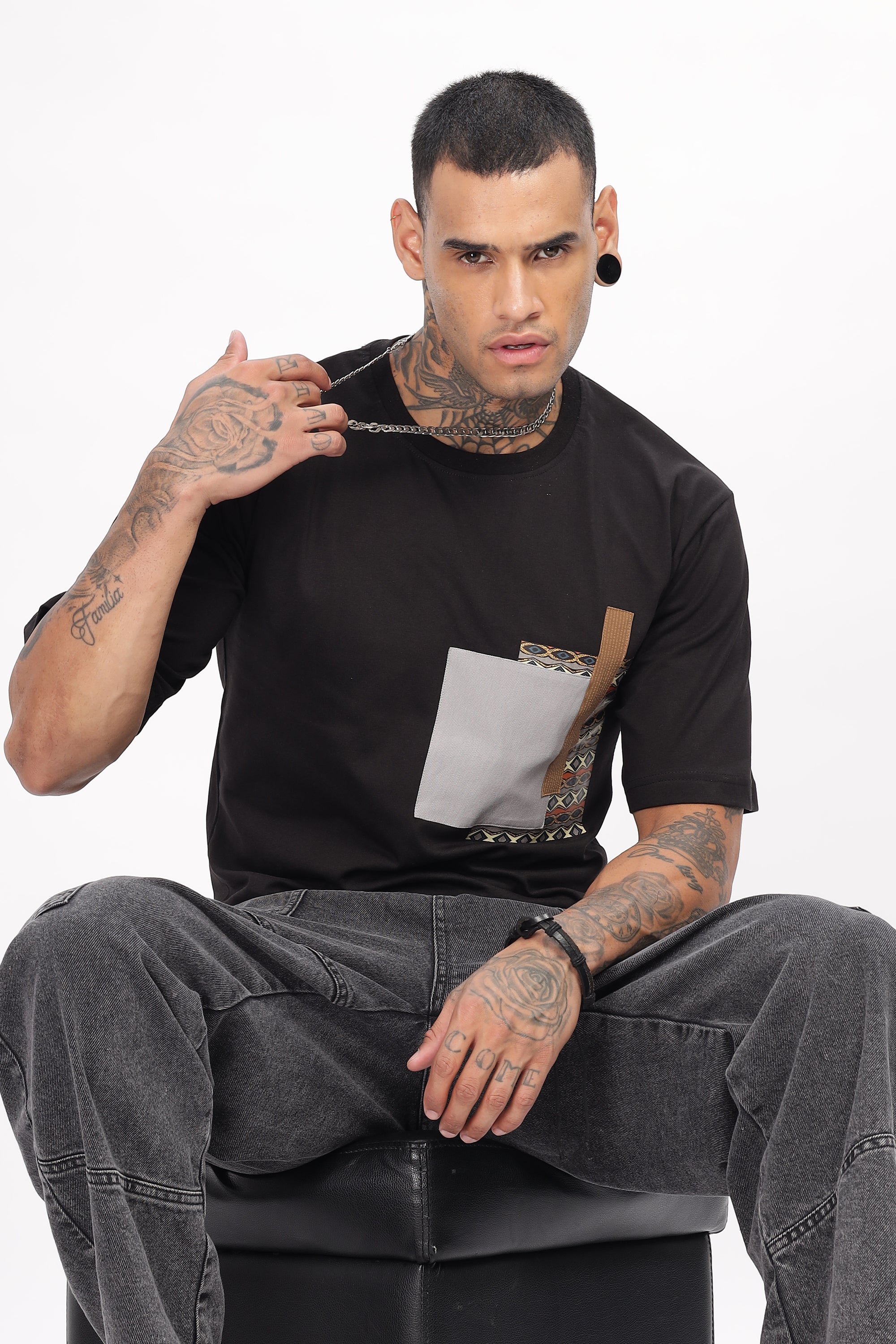 Black t-shirt oversized